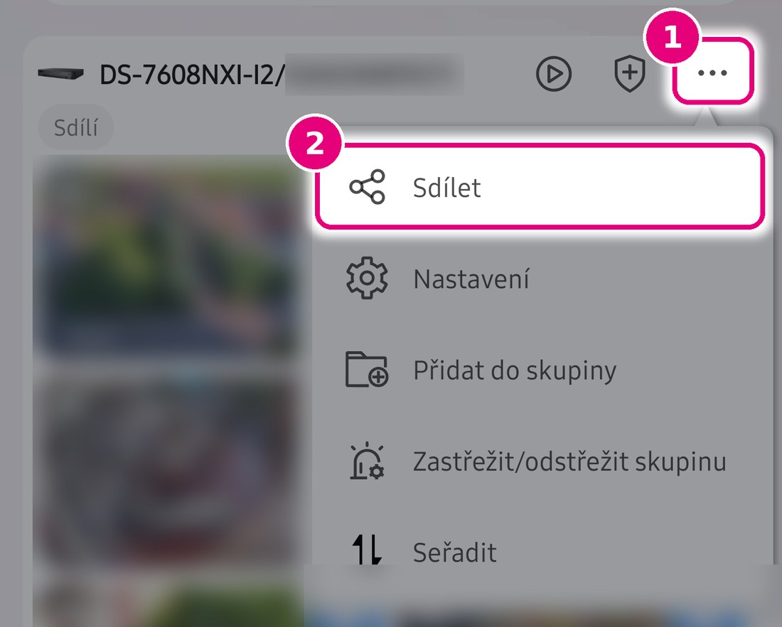 Obrazovka Hik-Connect se zvýrazněným tlačítkem tří teček u rekordéru a položkou Sdílet v otevřené nabídce