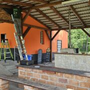 Instalace kamerového systému Instalace kamerového systému na venkovní terase s krytým přístřeškem.