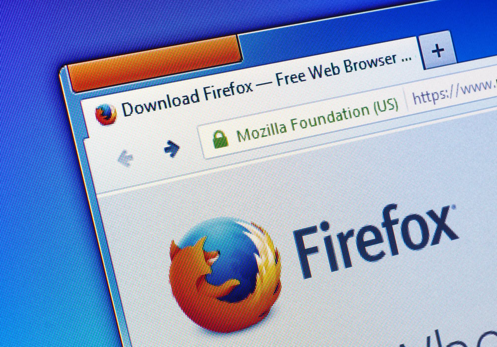 Firefox webový prohlížeč na monitoru počítače.